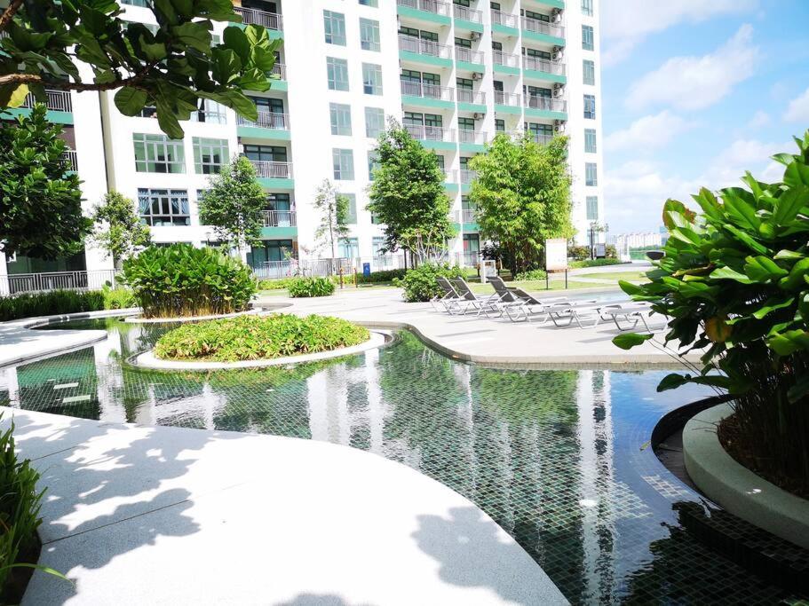 Yolo Budget Condo Premium Facilities One Johor Bahru Exterior photo