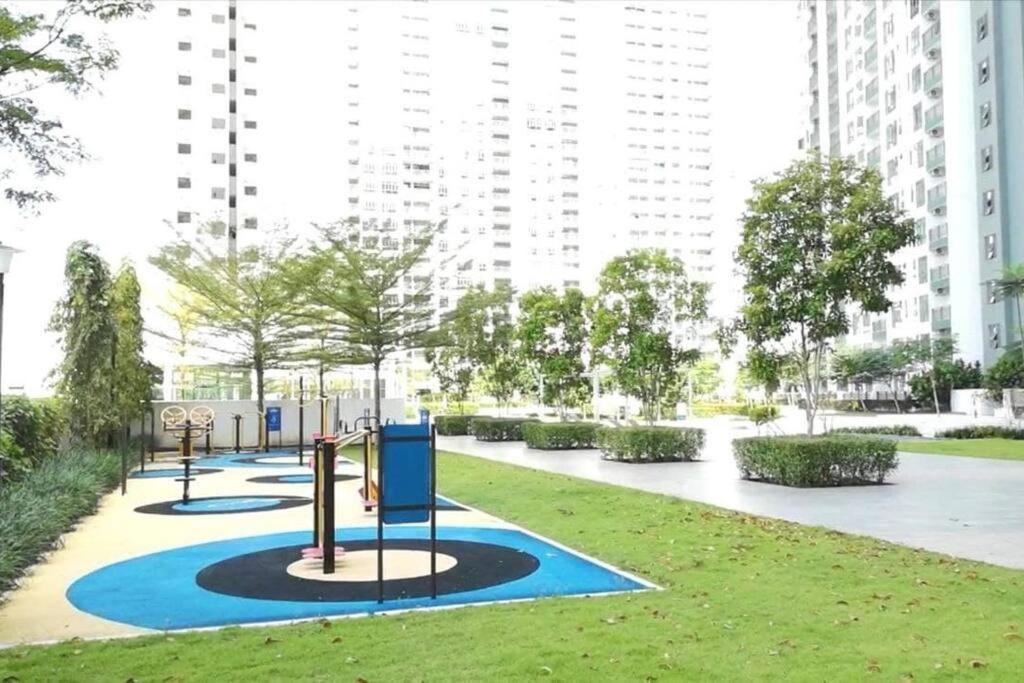 Yolo Budget Condo Premium Facilities One Johor Bahru Exterior photo