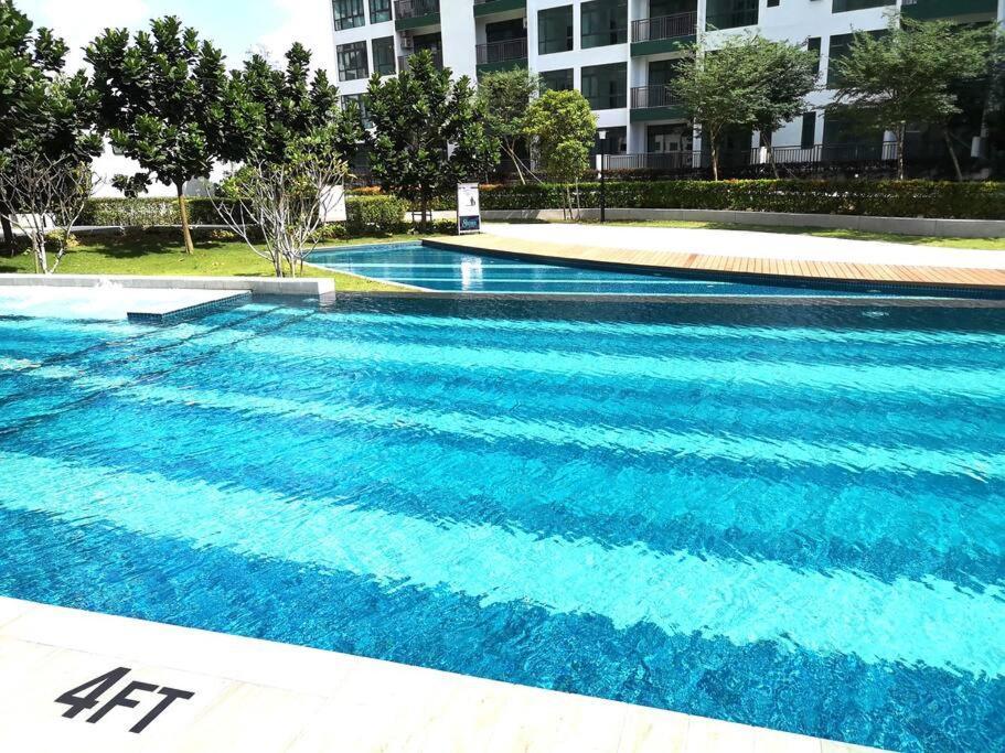 Yolo Budget Condo Premium Facilities One Johor Bahru Exterior photo